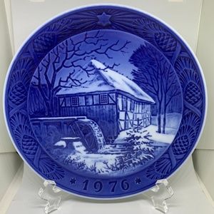 Vintage Royal Copenhagen Christmas Plate (1976)